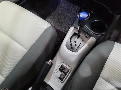 2012 Toyota Aqua - Thumbnail