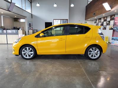 2012 Toyota Aqua - Thumbnail