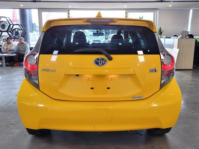 2012 Toyota Aqua - Thumbnail