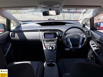 2014 Toyota Prius - Thumbnail