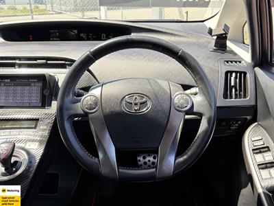 2014 Toyota Prius - Thumbnail