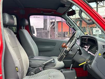 2004 Toyota Hiace - Thumbnail