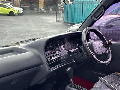 2004 Toyota Hiace - Thumbnail