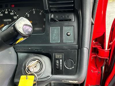 2004 Toyota Hiace - Thumbnail