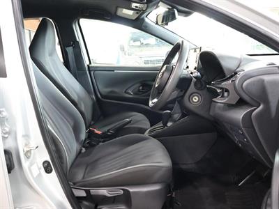 2021 Toyota Yaris - Thumbnail