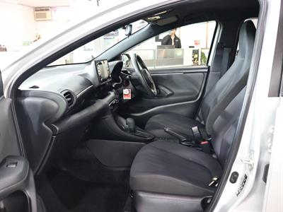 2021 Toyota Yaris - Thumbnail