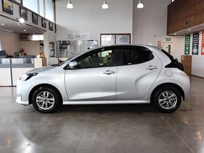 2021 Toyota Yaris - Thumbnail