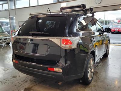 2012 Mitsubishi Outlander - Thumbnail