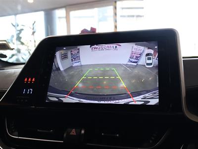 2017 Toyota C-HR - Thumbnail
