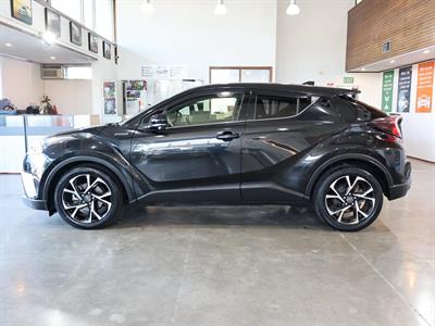 2017 Toyota C-HR - Thumbnail