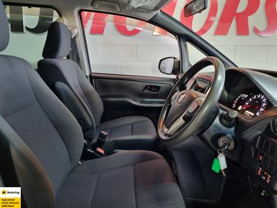 2014 Toyota Voxy - Thumbnail