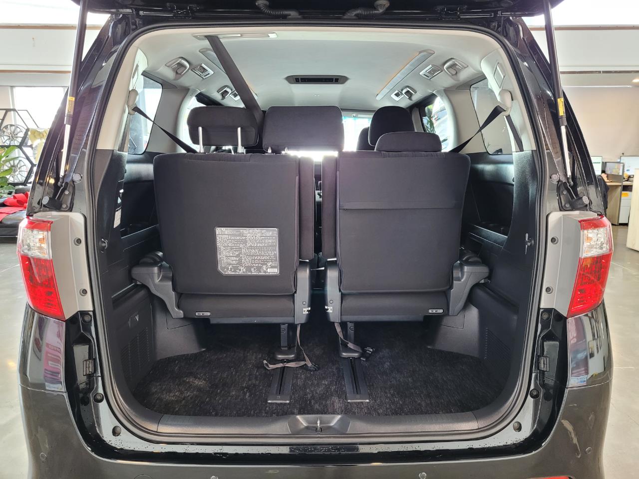 2012 Toyota Alphard