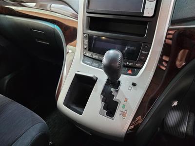 2012 Toyota Alphard - Thumbnail