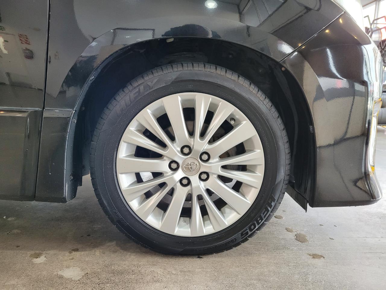 2012 Toyota Alphard