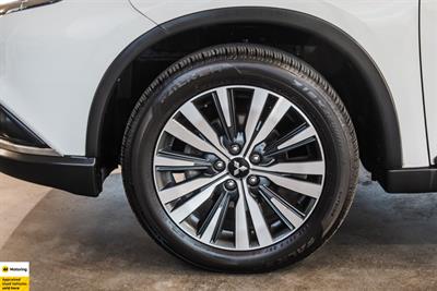 2020 Mitsubishi Outlander - Thumbnail