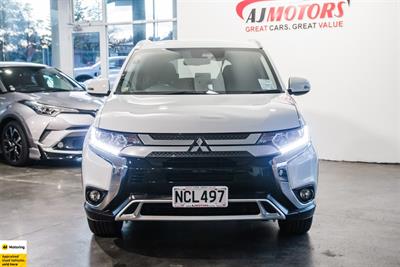 2020 Mitsubishi Outlander - Thumbnail