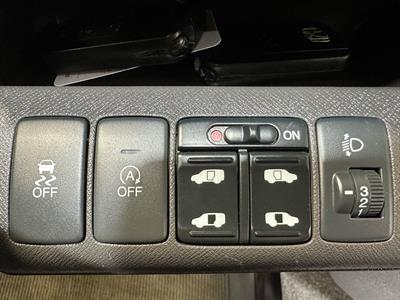 2012 Honda STEPWAGON - Thumbnail