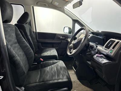 2012 Honda STEPWAGON - Thumbnail
