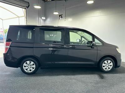 2012 Honda STEPWAGON - Thumbnail