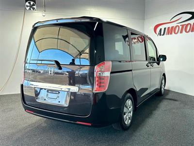 2012 Honda STEPWAGON - Thumbnail