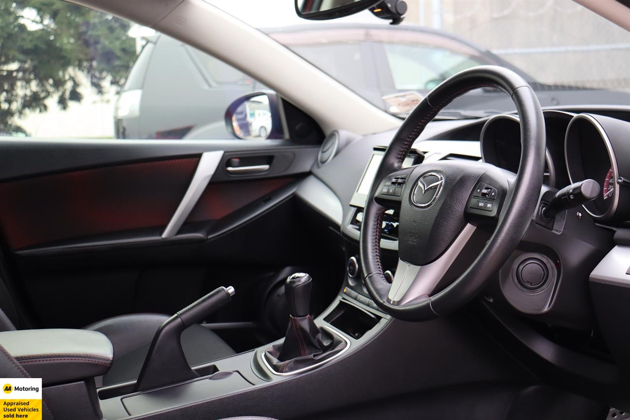 2012 Mazda Axela