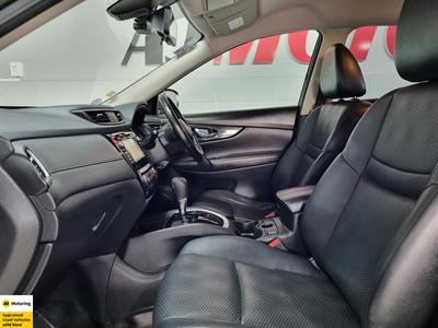 2017 Nissan X-Trail - Thumbnail