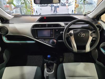 2012 Toyota Aqua - Thumbnail