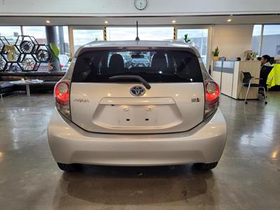 2012 Toyota Aqua - Thumbnail