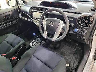 2016 Toyota Aqua - Thumbnail
