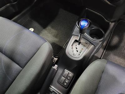 2016 Toyota Aqua - Thumbnail