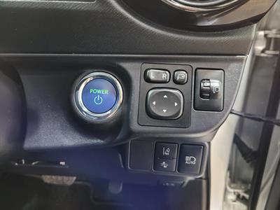 2016 Toyota Aqua - Thumbnail