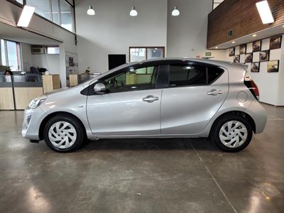 2016 Toyota Aqua - Thumbnail