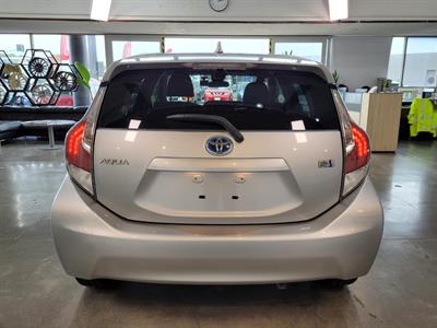 2016 Toyota Aqua - Thumbnail