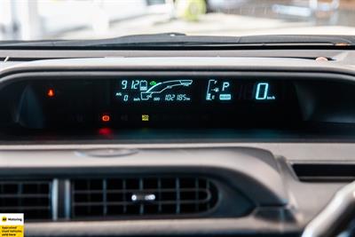2014 Toyota Aqua - Thumbnail