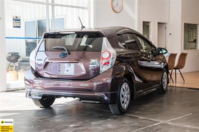 2014 Toyota Aqua - Thumbnail