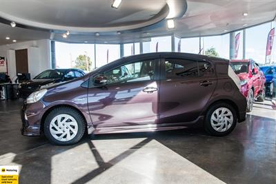 2014 Toyota Aqua - Thumbnail