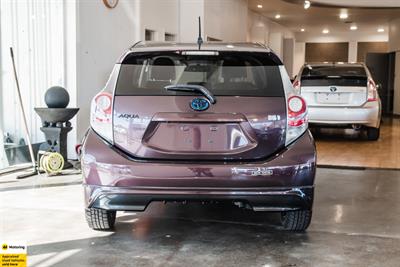 2014 Toyota Aqua - Thumbnail