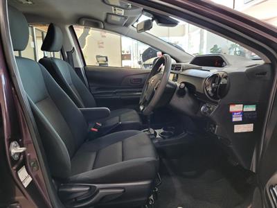 2016 Toyota Aqua - Thumbnail