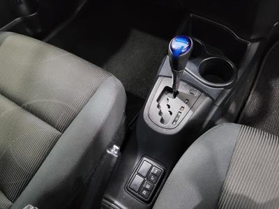 2016 Toyota Aqua - Thumbnail