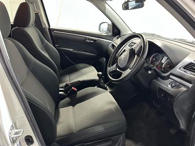 2016 Suzuki Swift - Thumbnail
