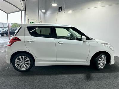 2016 Suzuki Swift - Thumbnail