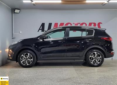 2021 Kia Sportage - Thumbnail