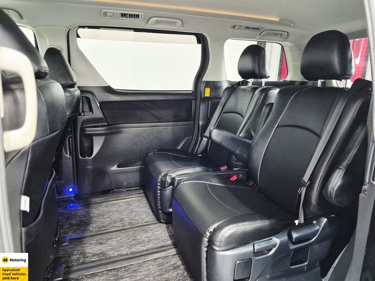 2012 Toyota Vellfire