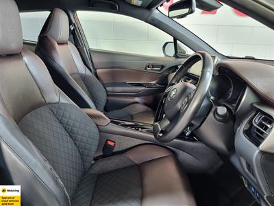 2017 Toyota C-HR - Thumbnail