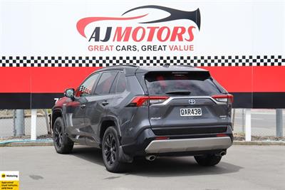 2023 Toyota RAV4 - Thumbnail