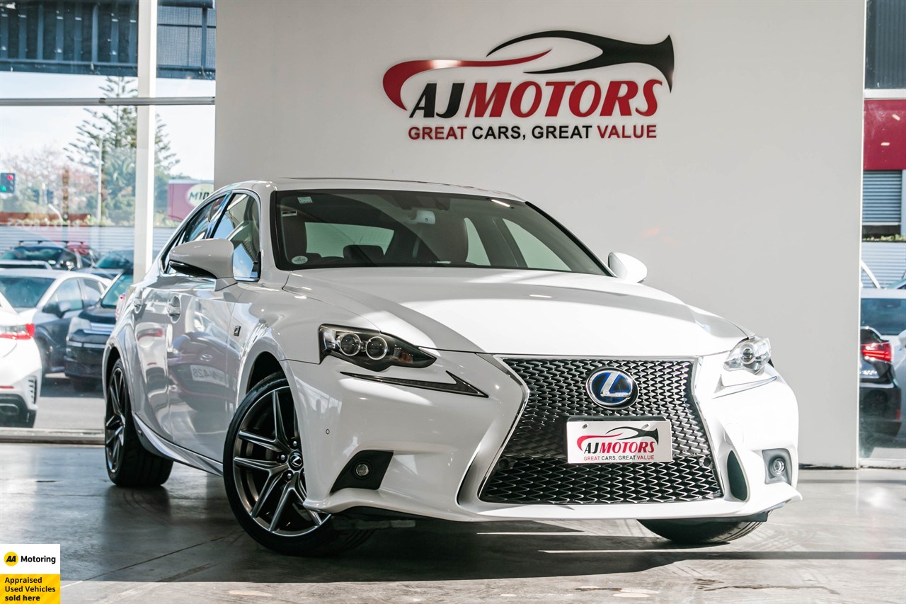 2013 Lexus IS 300h