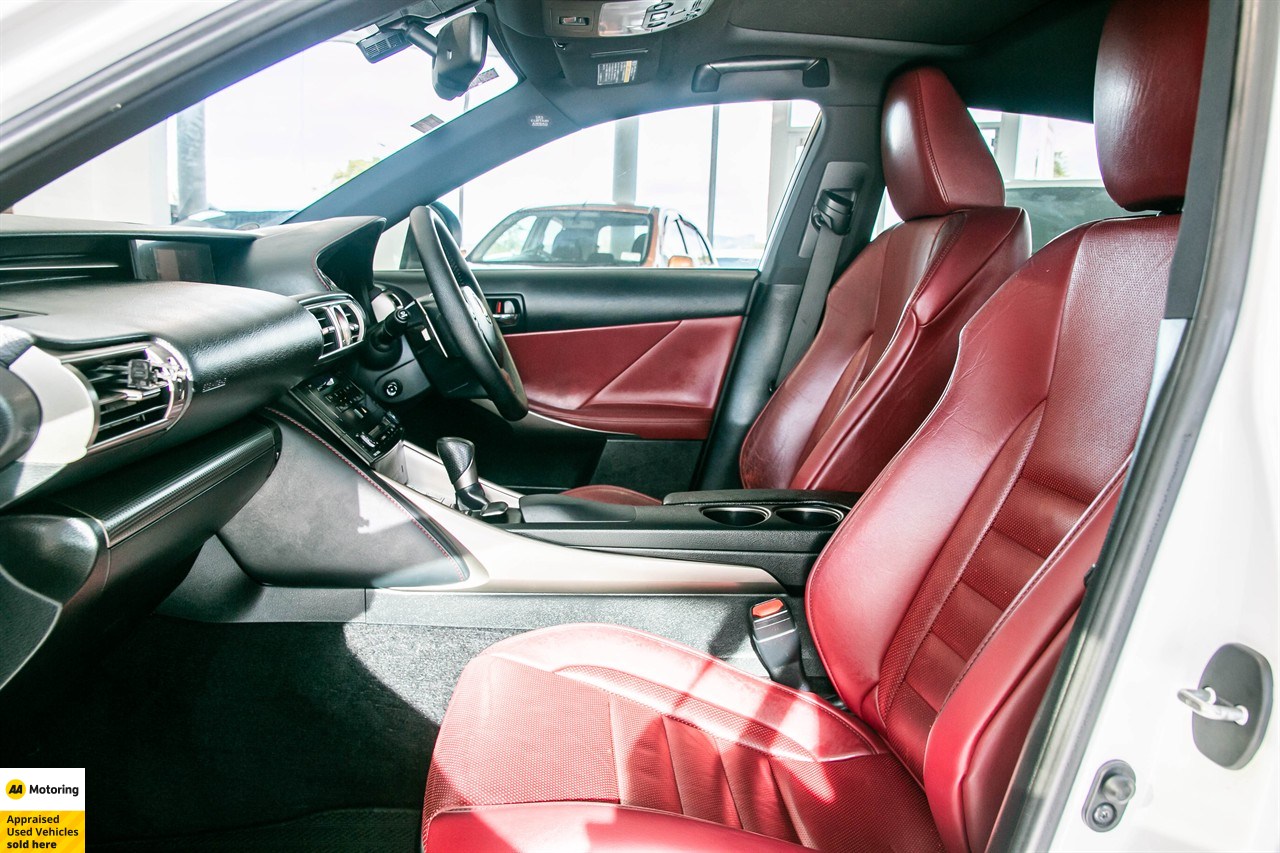 2013 Lexus IS 300h
