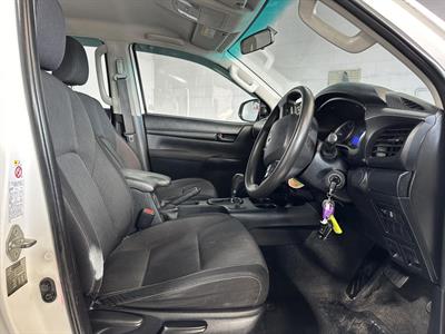 2017 Toyota Hilux - Thumbnail