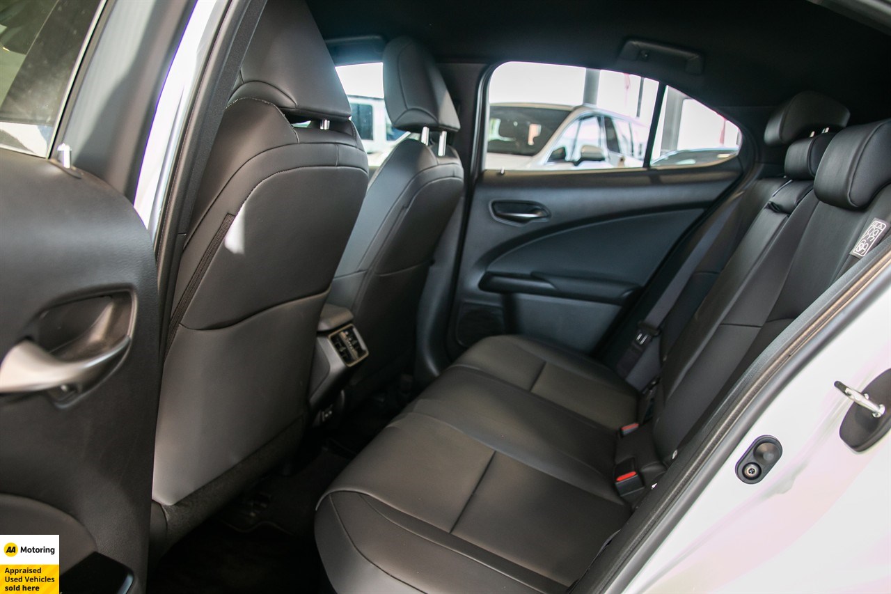 2023 Lexus UX 250h