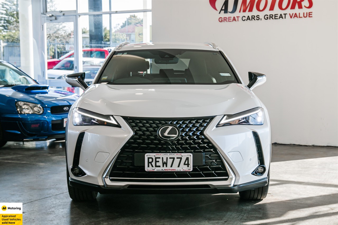 2023 Lexus UX 250h